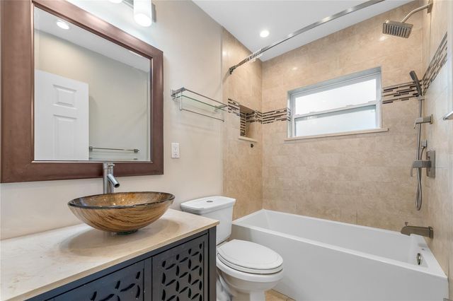2501 LESLEE LAKE DRIVE N, St Petersburg, FL 33713