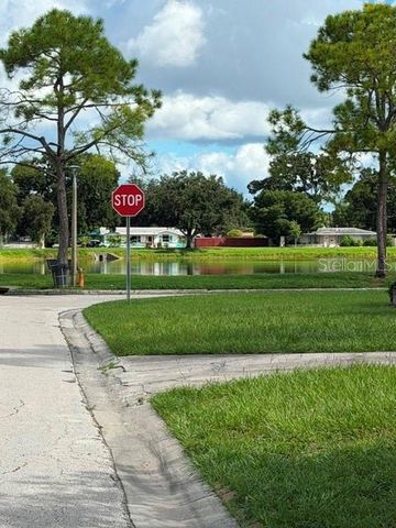 2501 LESLEE LAKE DRIVE N, St Petersburg, FL 33713