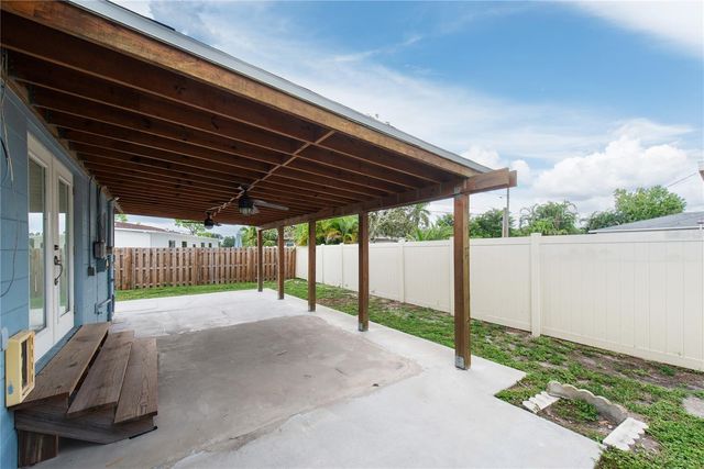 2501 LESLEE LAKE DRIVE N, St Petersburg, FL 33713