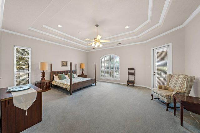 2001 Crown Ridge DR, Kerrville, TX 78028