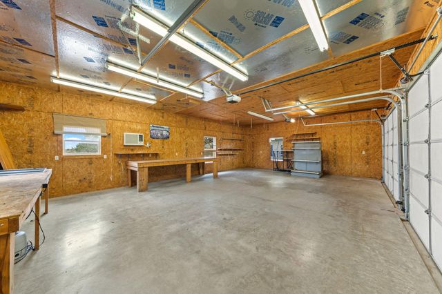 2001 Crown Ridge DR, Kerrville, TX 78028