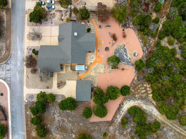 2001 Crown Ridge DR, Kerrville, TX 78028