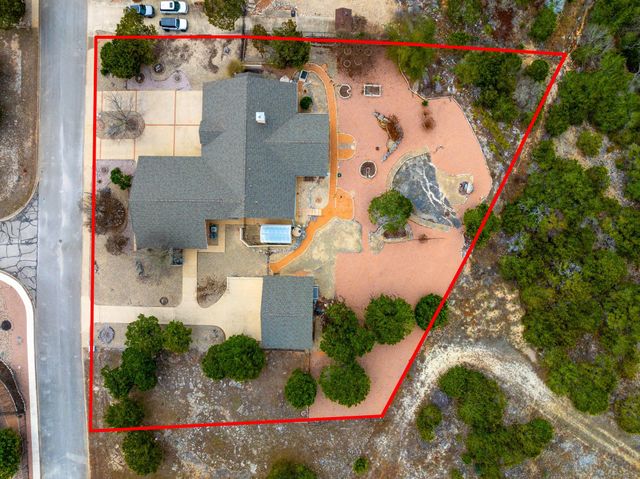 2001 Crown Ridge DR, Kerrville, TX 78028