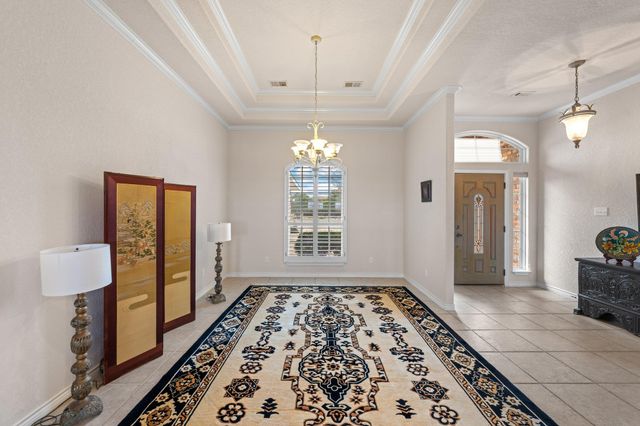 2001 Crown Ridge DR, Kerrville, TX 78028