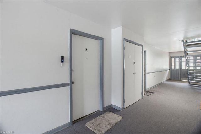 2829 N Ohenry Boulevard A, Greensboro, NC 27405