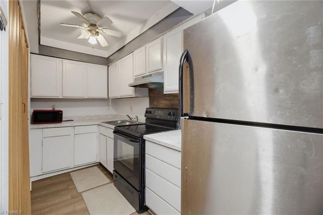 2829 N Ohenry Boulevard A, Greensboro, NC 27405