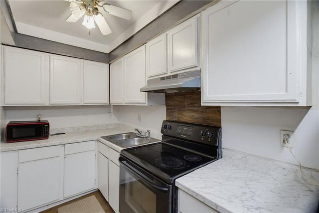2829 N Ohenry Boulevard A, Greensboro, NC 27405