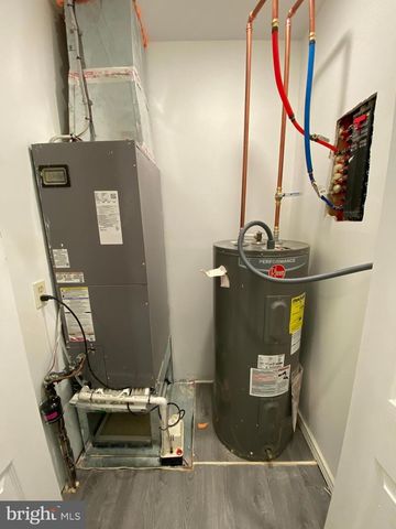 1733 W ERIE AVE, Philadelphia, PA 19140