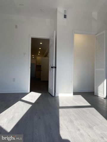 1733 W ERIE AVE, Philadelphia, PA 19140