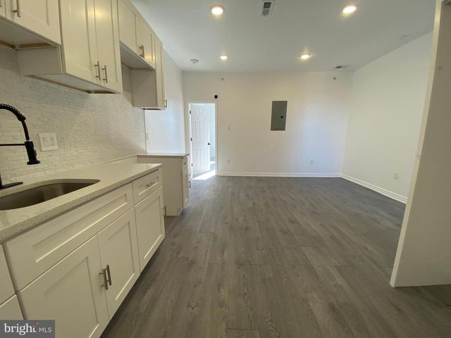 1733 W ERIE AVE, Philadelphia, PA 19140