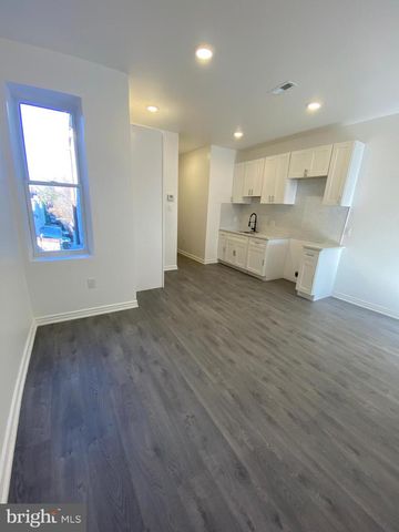 1733 W ERIE AVE, Philadelphia, PA 19140