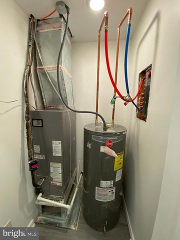 1733 W ERIE AVE, Philadelphia, PA 19140