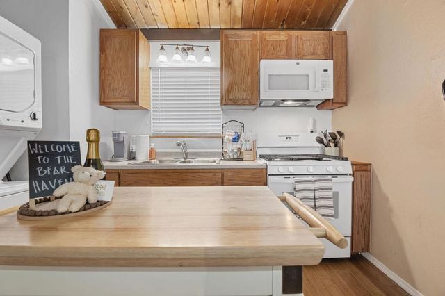 2165 5th Lane, Big Bear, CA 92314