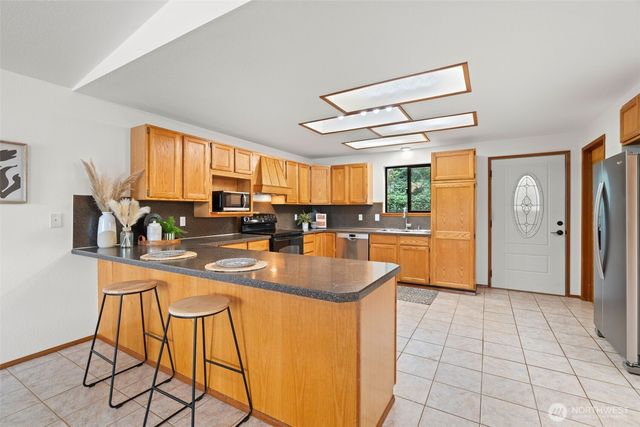 241 NE Lakeshore Drive S, Tahuya, WA 98588