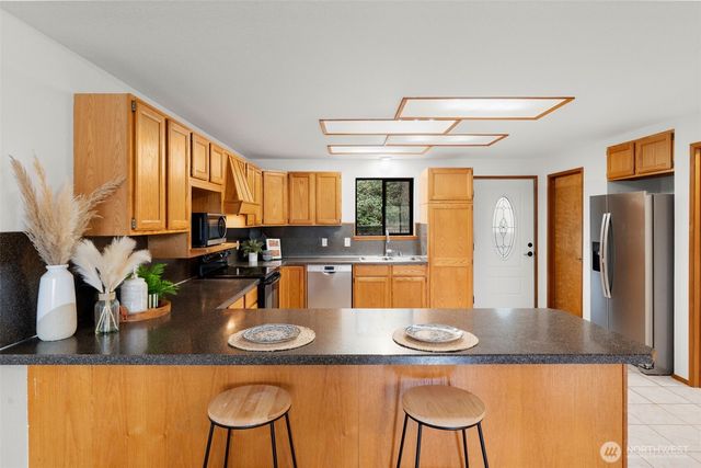 241 NE Lakeshore Drive S, Tahuya, WA 98588