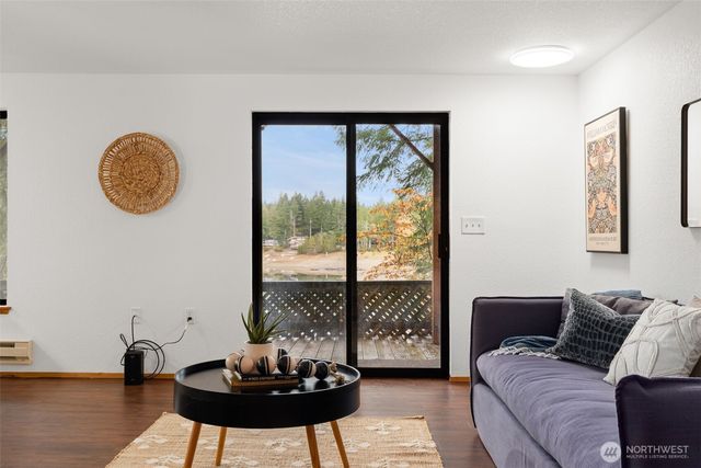 241 NE Lakeshore Drive S, Tahuya, WA 98588