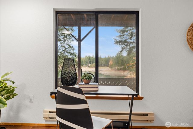 241 NE Lakeshore Drive S, Tahuya, WA 98588