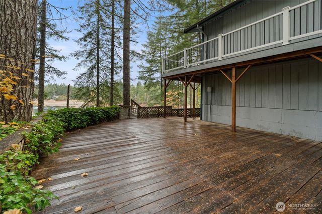 241 NE Lakeshore Drive S, Tahuya, WA 98588