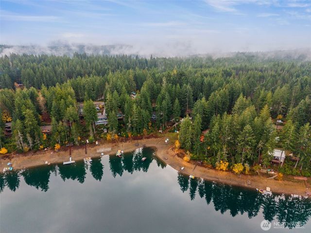 241 NE Lakeshore Drive S, Tahuya, WA 98588