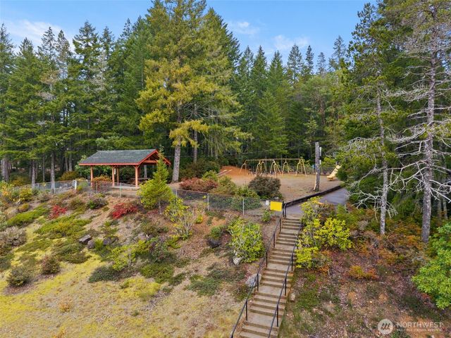 241 NE Lakeshore Drive S, Tahuya, WA 98588