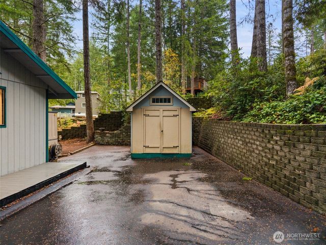 241 NE Lakeshore Drive S, Tahuya, WA 98588