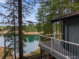 241 NE Lakeshore Drive S, Tahuya, WA 98588