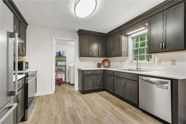 384 Russell Ridge Drive, Lawrenceville, GA 30043