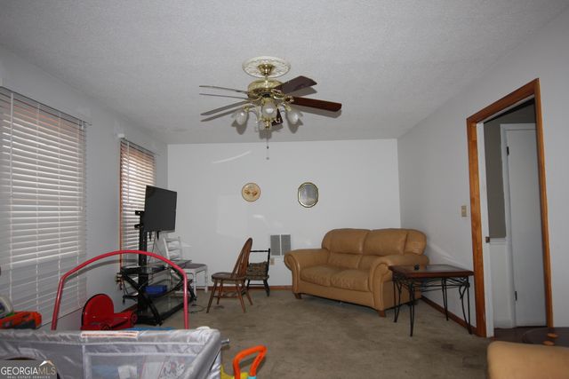 406 & 410 Old Rome Rd, Silver Creek, GA 30173