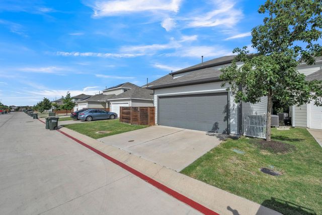 5404 Golden Canary LN 51, Austin, TX 78723