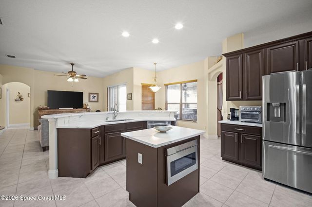 181 Brandy Creek Circle SE, Palm Bay, FL 32909