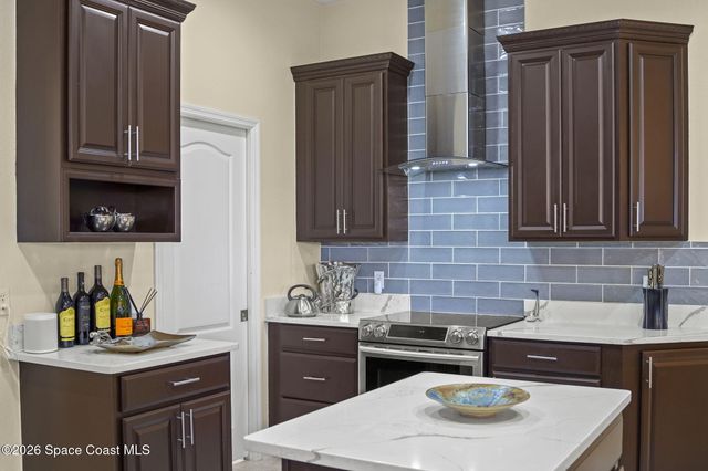 181 Brandy Creek Circle SE, Palm Bay, FL 32909