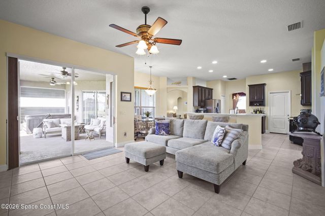 181 Brandy Creek Circle SE, Palm Bay, FL 32909