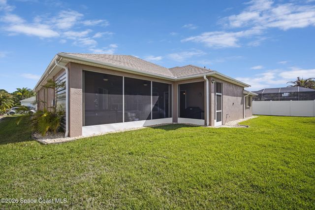 181 Brandy Creek Circle SE, Palm Bay, FL 32909