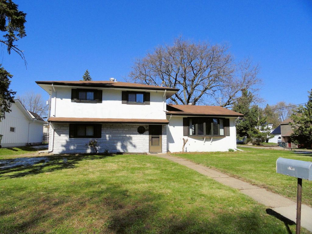 1791 Lake Street, Lauderdale, MN 55113