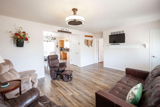 208 N Catamount Boulevard, Branson West, MO 65737