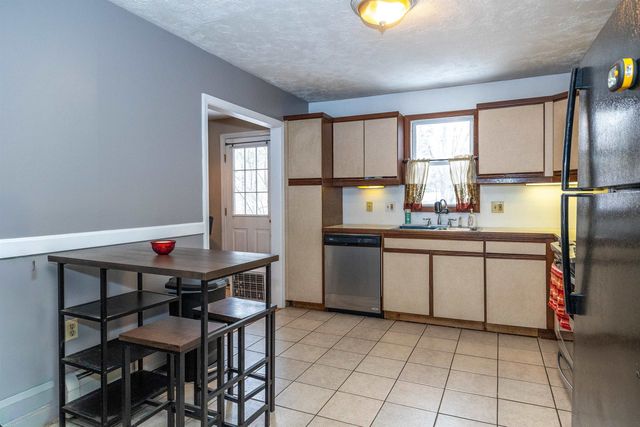 17 Grove Avenue, Salem, NH 03079