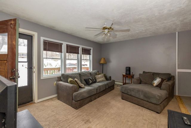 17 Grove Avenue, Salem, NH 03079