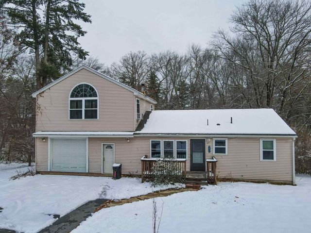 17 Grove Avenue, Salem, NH 03079