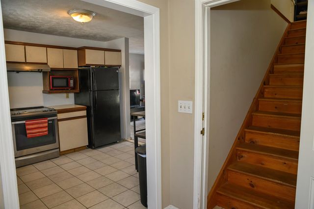 17 Grove Avenue, Salem, NH 03079