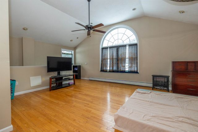 17 Grove Avenue, Salem, NH 03079