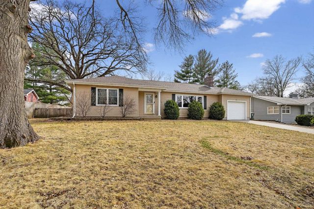 3921 Oak Park Circle, Waterloo, IA 50701