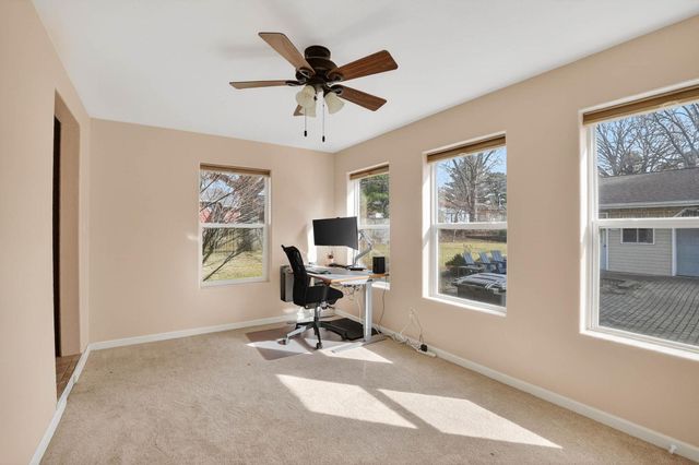 3921 Oak Park Circle, Waterloo, IA 50701