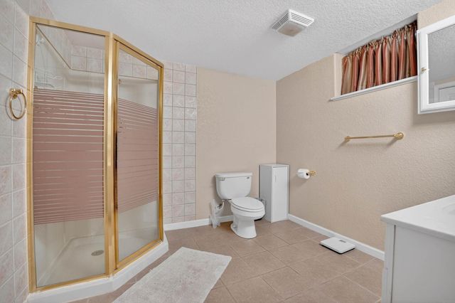 3921 Oak Park Circle, Waterloo, IA 50701