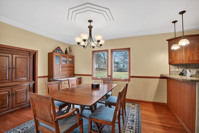 3921 Oak Park Circle, Waterloo, IA 50701