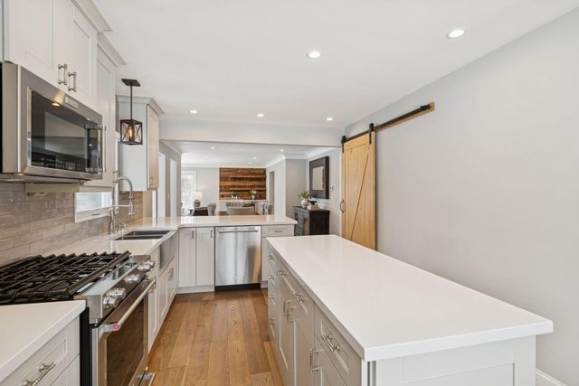 309 Ottawa Avenue S, Golden Valley, MN 55416