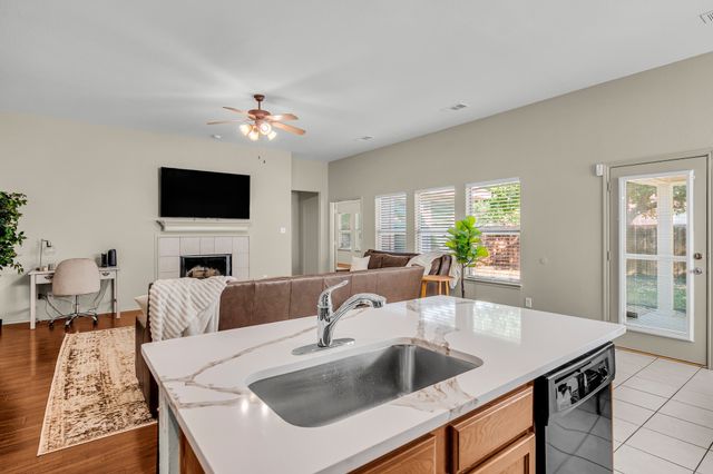 12109 Ridge Tree Road, Fort Worth, TX 76036