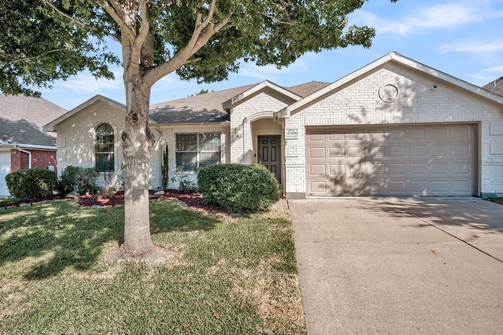 12109 Ridge Tree Road, Fort Worth, TX 76036
