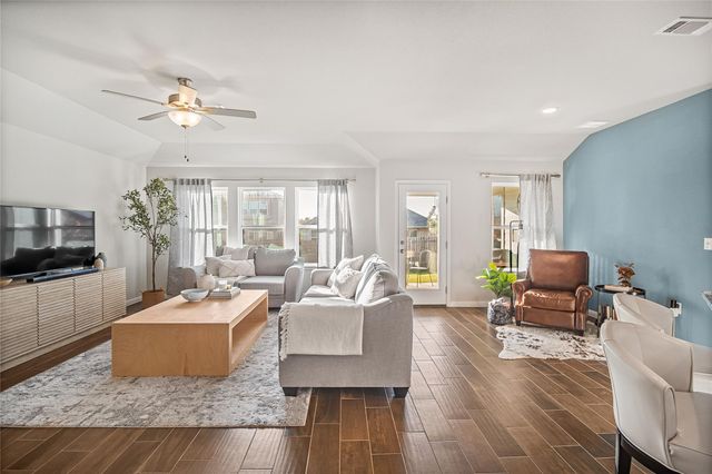 9905 Comely BND, Manor, TX 78653