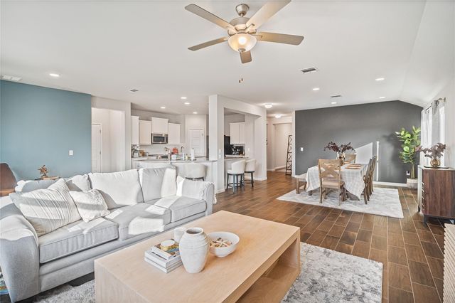 9905 Comely BND, Manor, TX 78653