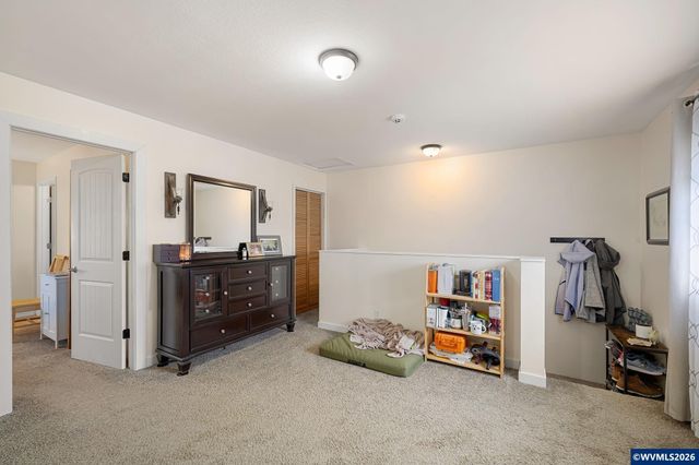 430 N 6th St, Harrisburg, OR 97446
